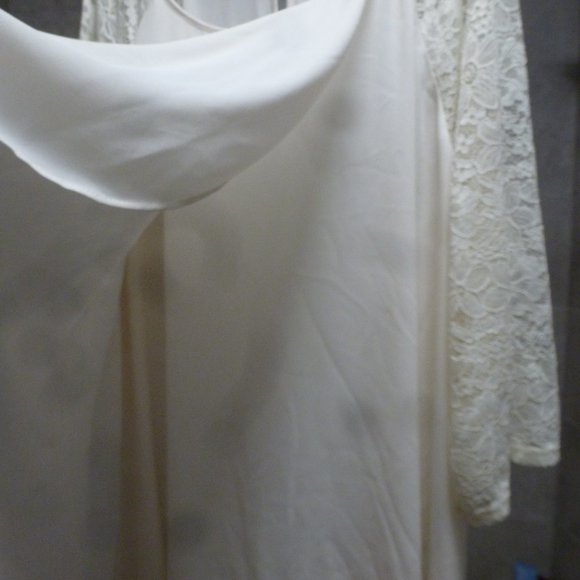 Cato 26/28 White Double layered draped front 3/4 Sleeve Top w/ Lace sleeves - Picture 7 of 12